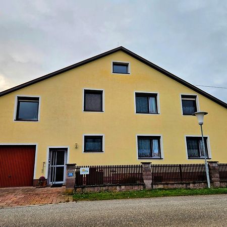 Apartment Moni In Lutzmannsburg, 1 Km Von Der Sonnentherme Entfernt - Apartment Mit 3 Schlafzimmern Eksteriør billede